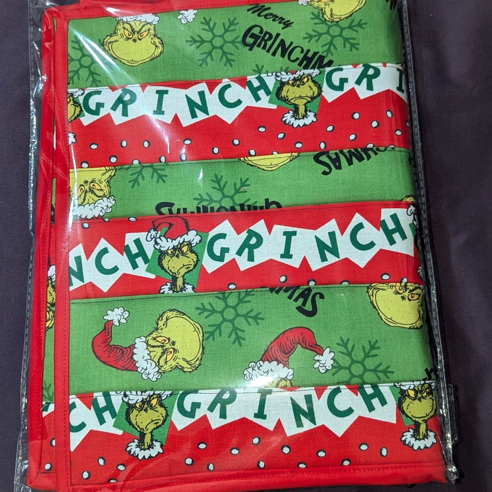 Grinch Themed placemats. Set Of 2.